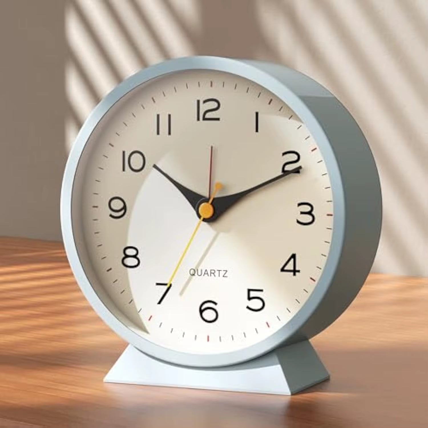 Analog Alarm Clock,Small Retro Desk Clock Battery Operated,Slient Metal Table Clock with Light for Living Room Decor,Bedroom