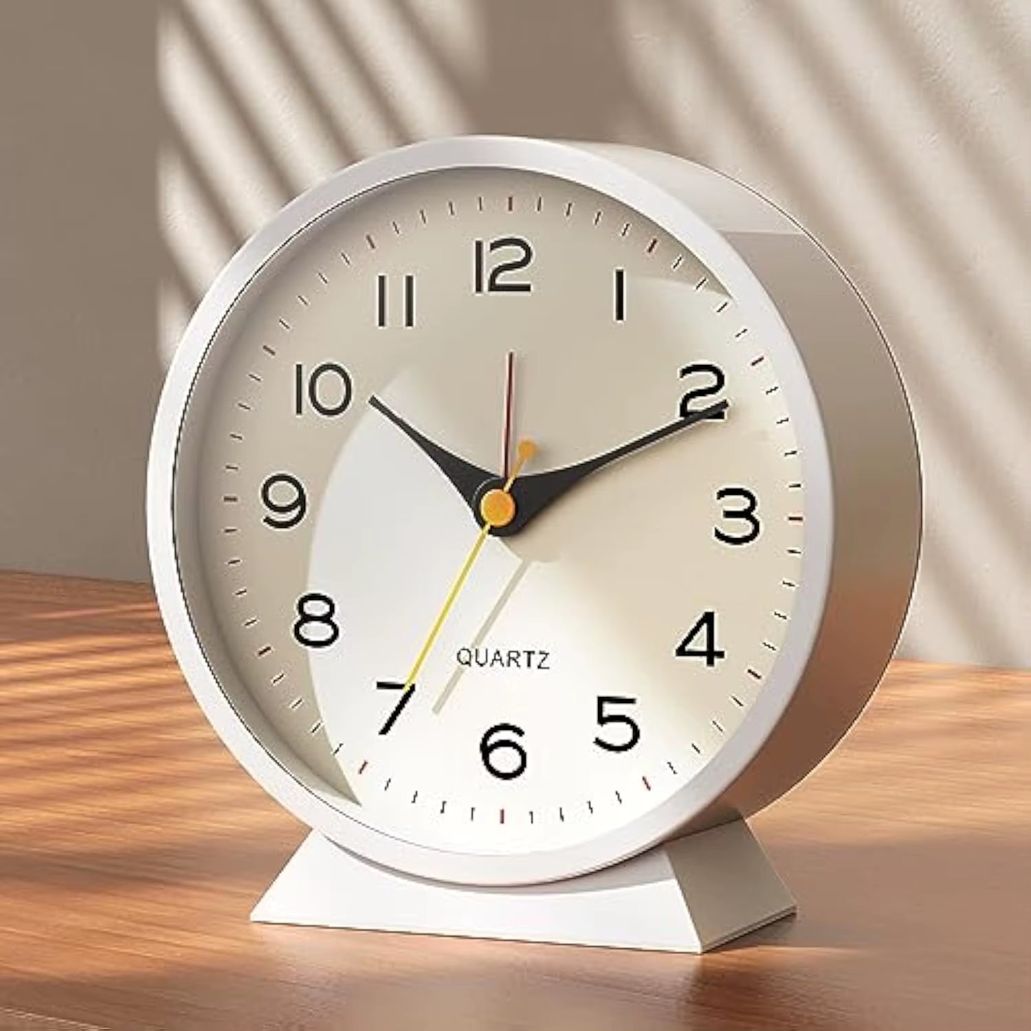 Analog Alarm Clock,Small Retro Desk Clock Battery Operated,Slient Metal Table Clock with Light for Living Room Decor,Bedroom